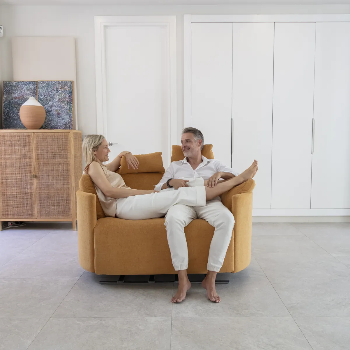 Aνακλυνόμενη μεγάλη πολυθρόνα ΜΟΟNRISE-XL recliner big armchair